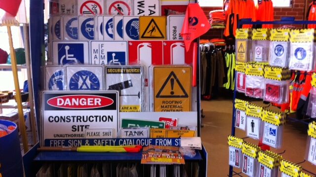 146824e3957424bf5a4fe8436710f668_-victoria-mount-alexander-shire-castlemaine-hip-pocket-workwear-safetyhtml.jpg