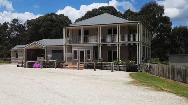 175ab5040eb46bfb4f3e5c9167476de9_-victoria-macedon-ranges-shire-carlsruhe-paramoor-winery-03-5427-1057html-1.jpg