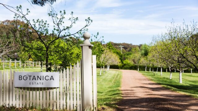 d6ff3ed689583a4322e0db35b9f2695b_-victoria-macedon-ranges-shire-romsey-botanica-estate-vineyard-winery-0413-889-866html.jpg
