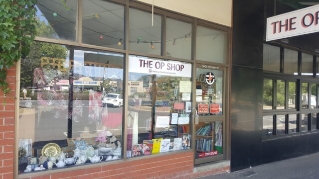 e0011561114317bf97e05f984a88d3fe_-victoria-macedon-ranges-shire-woodend-op-shop-uniting-care-02-1234-5678html.jpg