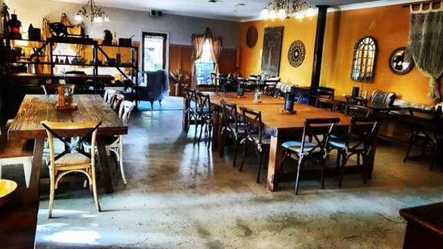 f60aa43c6cc9442ae263ec55611802d1_-victoria-macedon-ranges-shire-lancefield-home-bar-kitchen-0419-446-529html.jpg